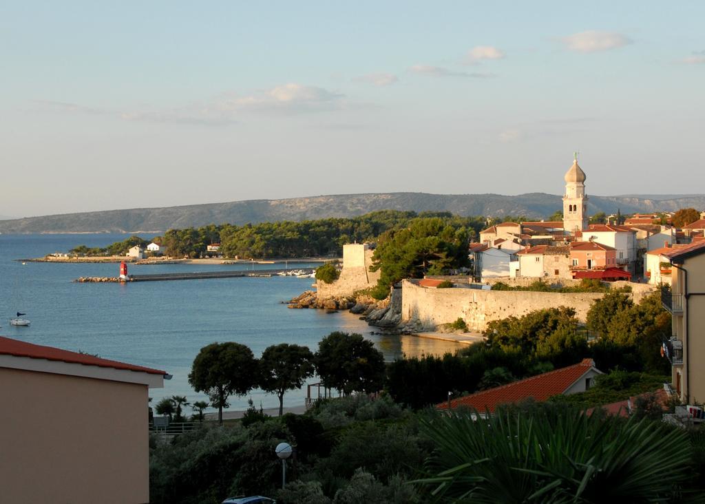 Apartment Tomic Krk คิร์ก ภายนอก รูปภาพ